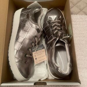 Jambu Chloe Gunmetal Lace-Up Sneakers Size 10